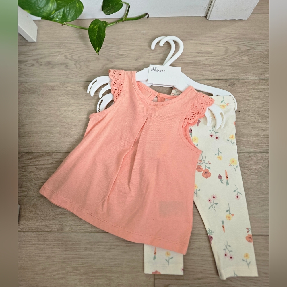 H&M Coral Top & Garden Leggings Outfit